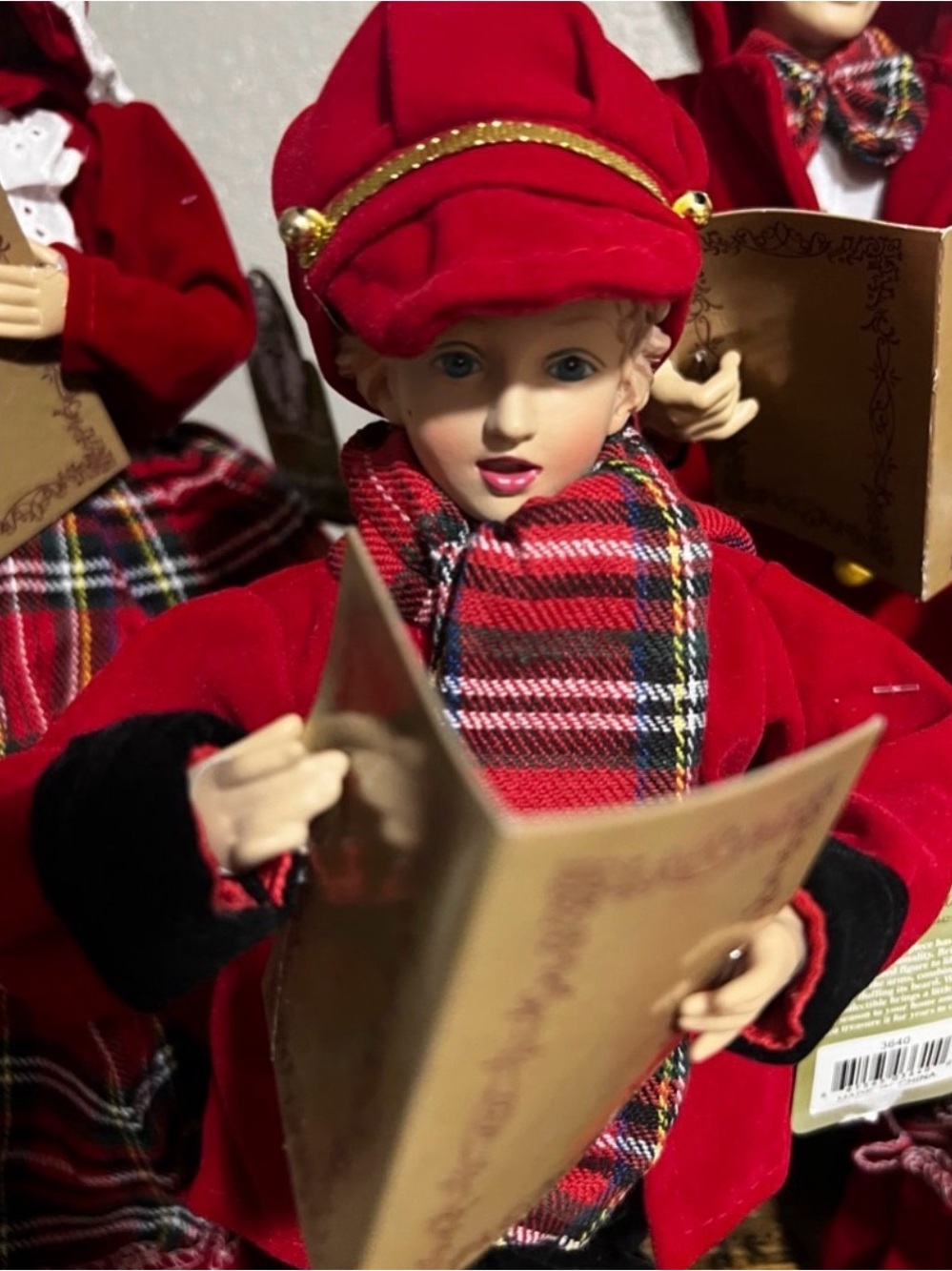 NWT Santa’s Workshop Christmas carolers - Picture 3 of 16